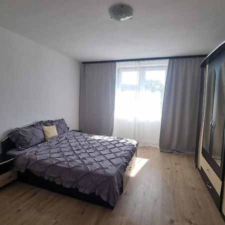 פיטסטי Apartament Central מראה חיצוני תמונה