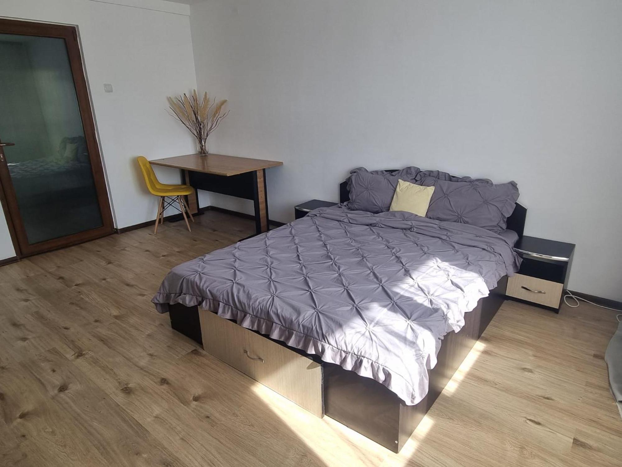 פיטסטי Apartament Central מראה חיצוני תמונה